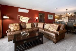 Bear Claw 408 - Ski-in Ski-out Condo!