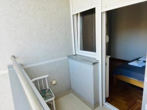 Central and bright 2 bedroom, 3 balconies