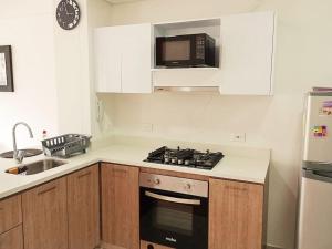 Autopista Norte, Calle 100, cerca a todo