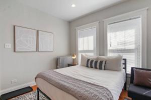 Comfy and Serene Studio Apt in Chicago - Pensacola 2W