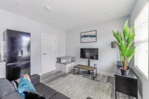 Elegant Croydon Apartment