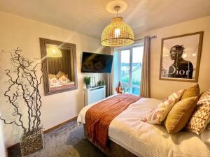 Artistic stunning apartment city view