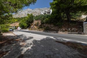 Apartments with a parking space Mimice, Omis - 11045