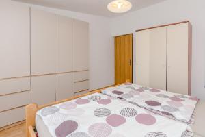 Apartments with parking space Vir - Torovi - Vir - Pedinka, Vir - 21752