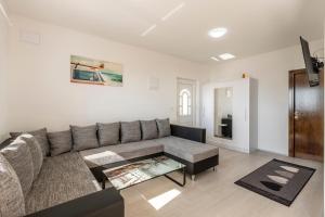 Family friendly house with a swimming pool Podstrana, Split - 21718