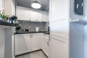 DREAMY modern apartment 13 min to Old Town in the beloved district of Warsaw Muranów