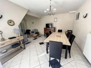 Maisons de vacances Maison Saint-Pair-sur-Mer, 4 pieces, 6 personnes - FR-1-361-358 : photos des chambres