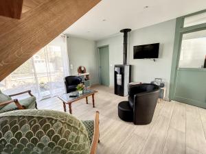 Maison rénovée 3 chambres, proche mer, jardinet équipé, centre-ville - FR-1-361-464