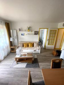 Logement cosy, situé entre ciel et mer