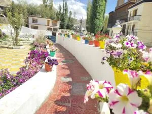 Hotel Malik Residency - 列城