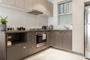 Contemporary Carlton Comfort Near Queen Vic Market