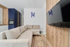 Stylish Apartment in Prestige Riverside Location Księcia Witolda by Renters