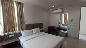 Hotel Jay Palace Inn