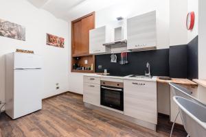 Leas Luxury Art Apartment by Wonderful Italy