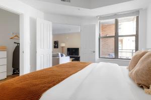 U Street 1br w gym nr metro nightlife WDC-710