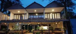 Seascape by Sand Sapphire - Cola