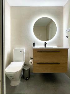 SPACIOUS, SUNNY FLAT BY CITY OF ARTS & SCIENCES