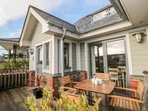 1 Court Cottage, Hillfield Village - Hemborough Post