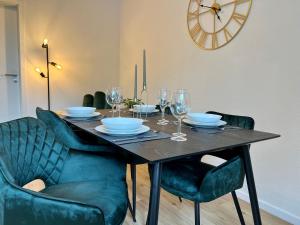 Design Apartment mit Balkon - Küche - Netflix