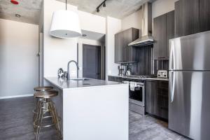 W Loop 1BR w Pool Gym nr Restaurant Row CHI-294