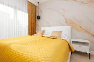 Beautiful & Spacious Apartment with Gym and Terrace by Renters Prestige