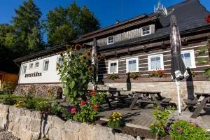 里希哈熙卡木屋旅馆 - 亚诺夫纳德尼索