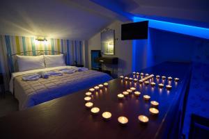 One-Bedroom Apartment room in Grey House Apartments