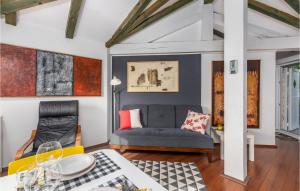 2 Bedroom Cozy Apartment In Kastav