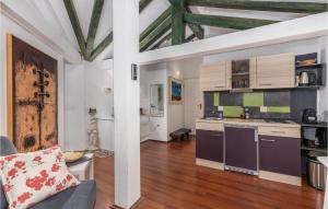 2 Bedroom Cozy Apartment In Kastav