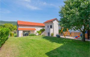 Gorgeous Home In Donji Prolozac With Kitchen