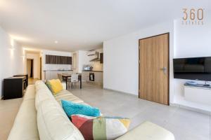 Wonderful marina 3BR home, with LUX interior wAC by 360 Estates