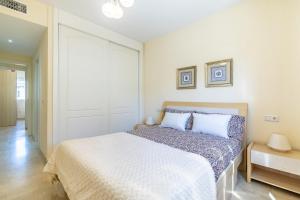 Cozy 2-Bedroom Beachfront Retreat in Estepona