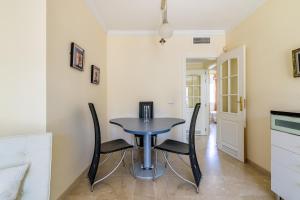 Cozy 2-Bedroom Beachfront Retreat in Estepona