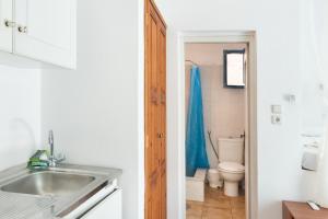 Beachfront Lampis Dolphin 3