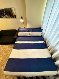 * *T Panoramic Metro View