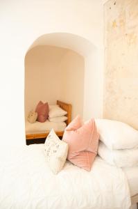 Garden flat in period property Centrally located