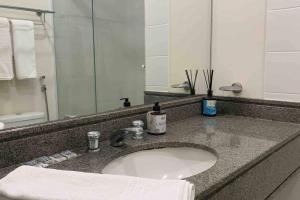 Praticidade e conforto - Quarto em hotel - Aeroporto de Congonhas -H1915