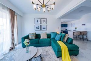 Zen 3BR Suite near Airport SGR w Pool Gym Restaurant