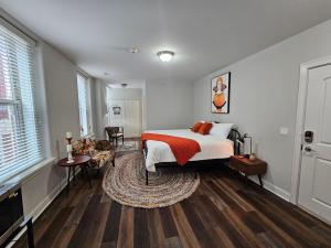 Charming Studio at The Inman - 212