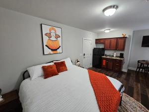 Charming Studio at The Inman - 212