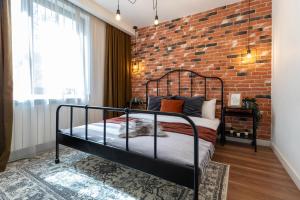 Downtown Retreat: Spacious 2-BR by Unirii Square