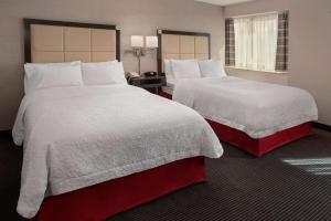 Hampton Inn & Suites - Milwaukee Downtown