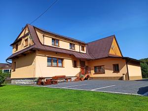 Brzoskwiniowy Dom - Ubytování bez kategorie ve městě Bańska Niżna