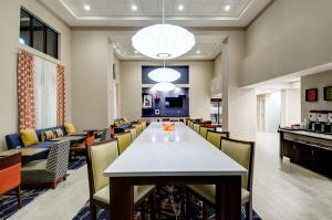 Hampton Inn & Suites Springfield Downtown