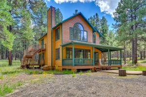 Hike and Fish Parks Cabin with Balcony and Forest Views