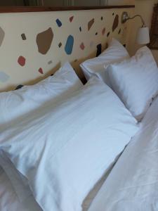 Suite Korfes-Κορφές Αυτόνομη Σουίτα με Τζάκι στην Βίλα Κορφές