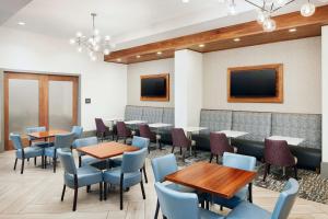 Embassy Suites By Hilton Atlanta Airport North