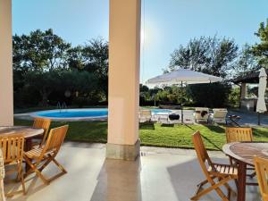 B&B RED WINE COUNTRY HOUSE