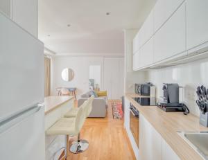 Champs Élysées 1BR Prime Location renovated
