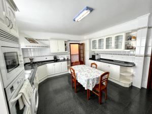 Classic Tranquil Madeiran 4-Bedroom Villa Funchal